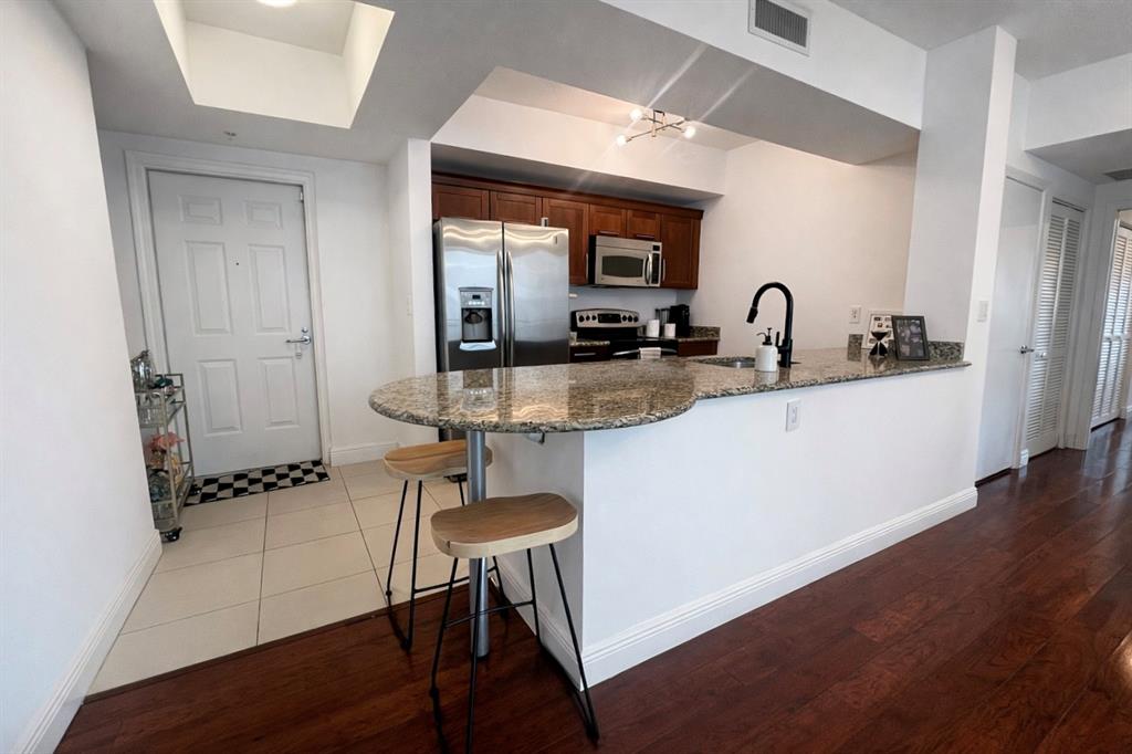 7280 Southwest 90th Street, Unit 209 Miami, FL 33156 - Photo 2 of 19