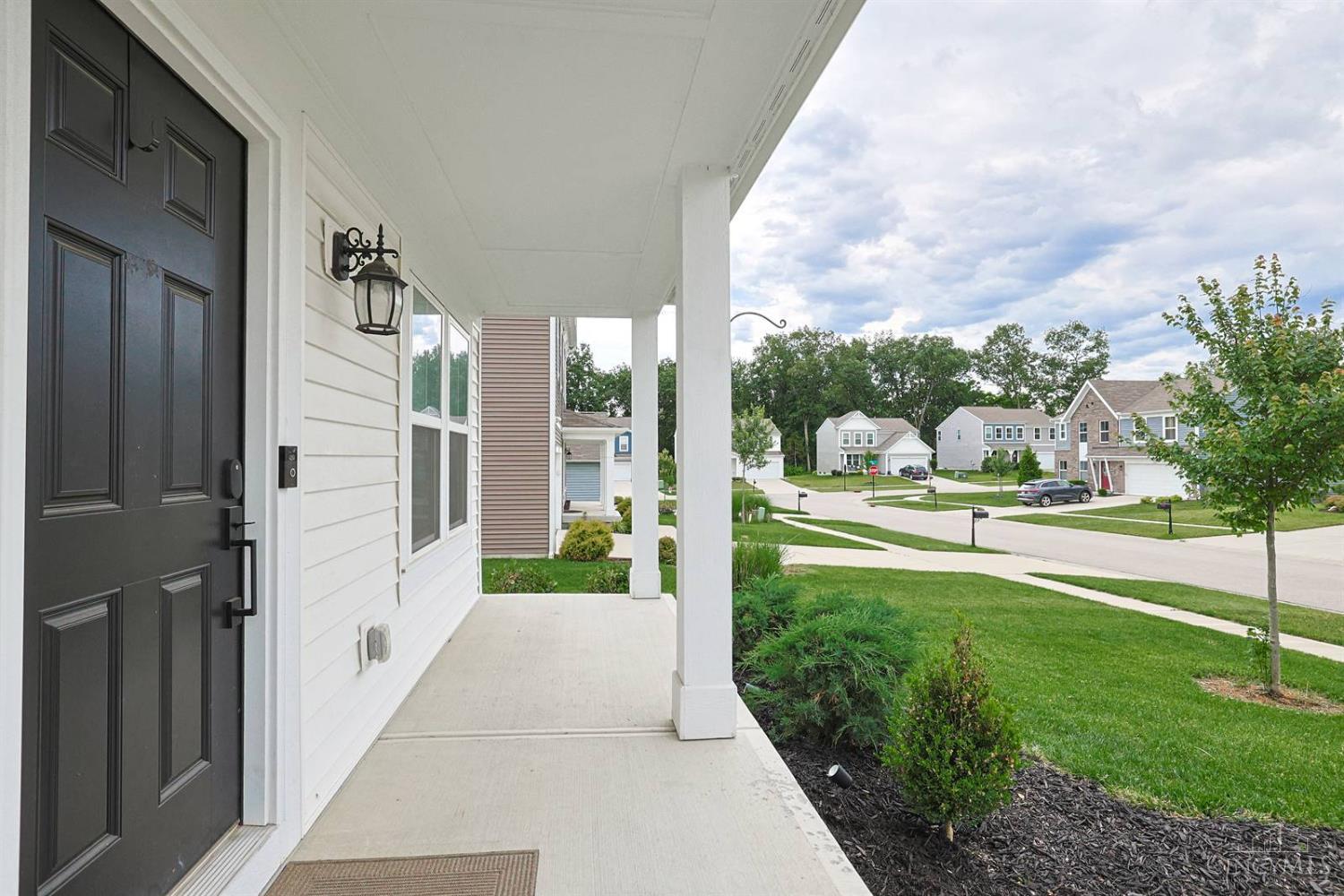 1257 Soaring Way Maineville, OH 45039 - Photo 2 of 42