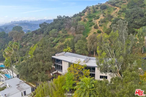 $5,950,000 | 2207 Bowmont Drive, Beverly Hills, CA 90210