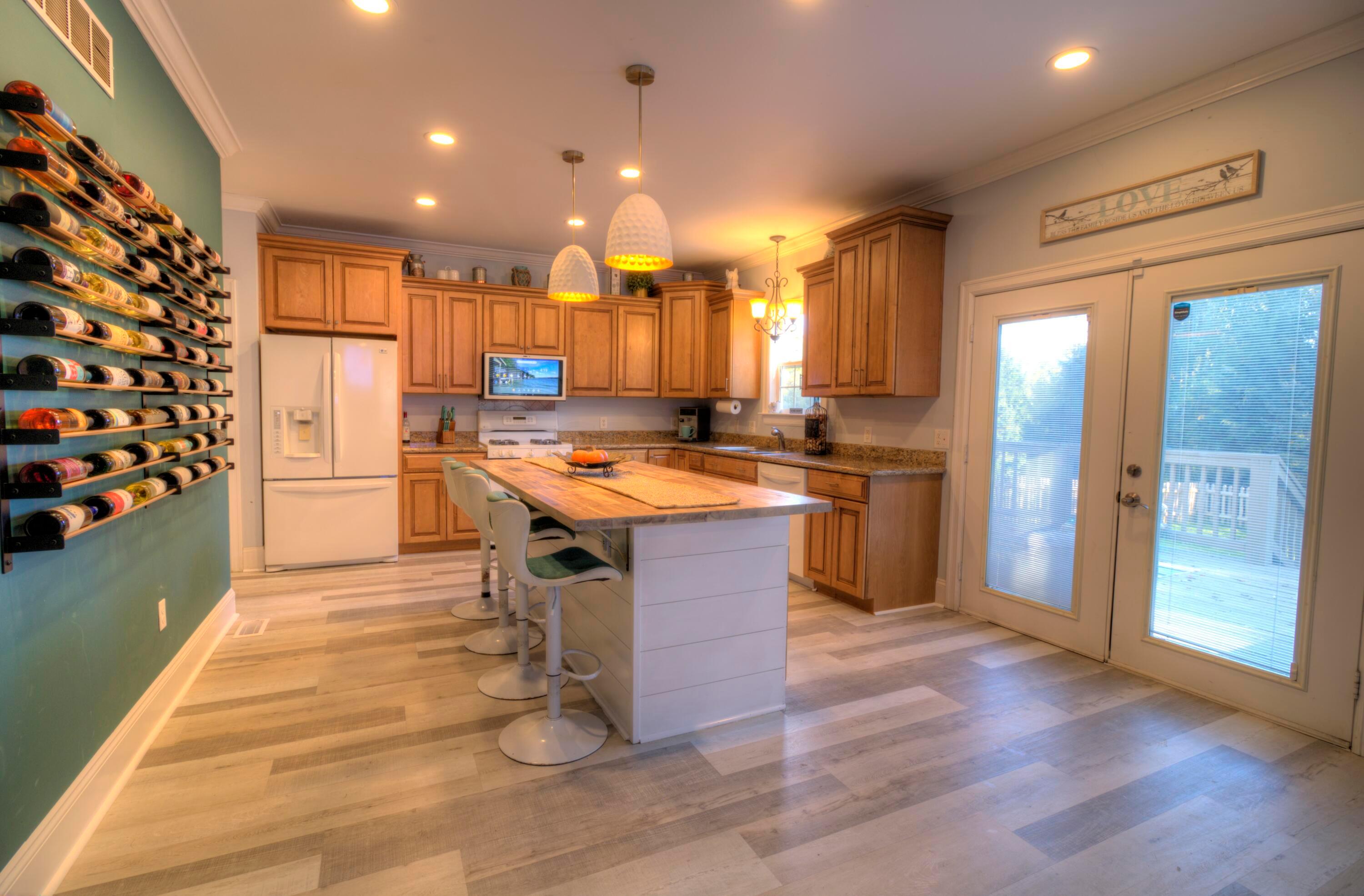 430 Ridgeland Drive Howard, OH 43028 - Photo 8 of 29 kitchen