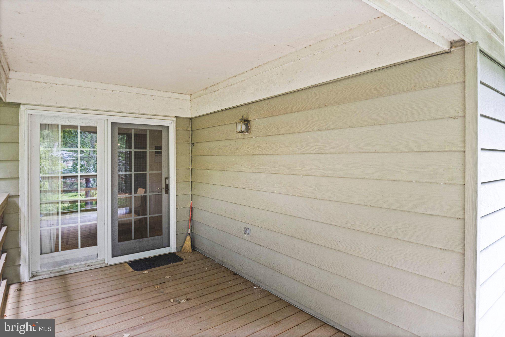 712 Ridge Drive McLean, VA 22101 - Photo 4 of 16