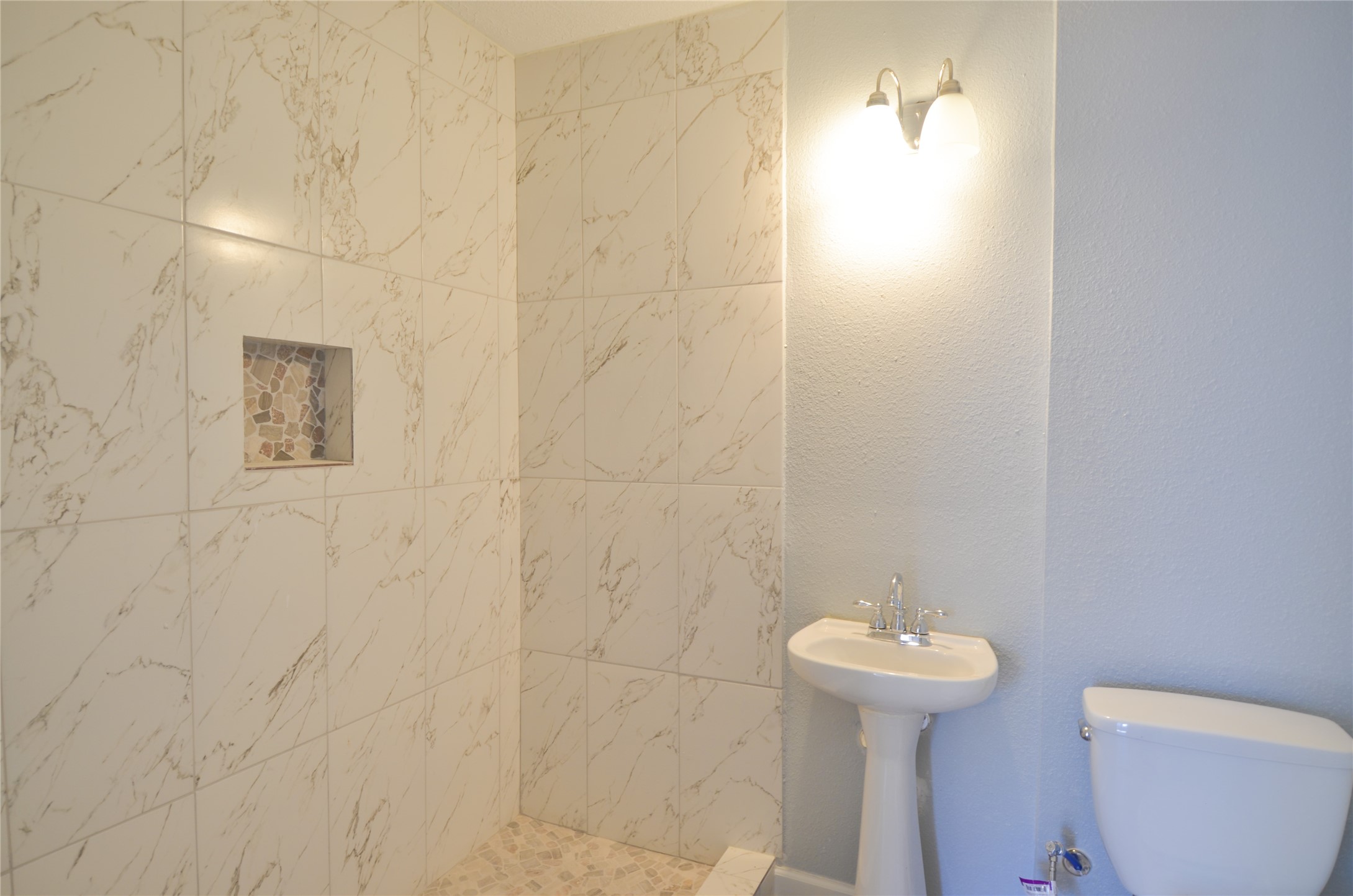 103 Cosmos Street, Unit 3 Houston, TX 77009 - Photo 4 of 7