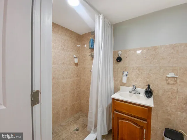 $229,900 | 229 East Rockland Street, Philadelphia, PA 19120