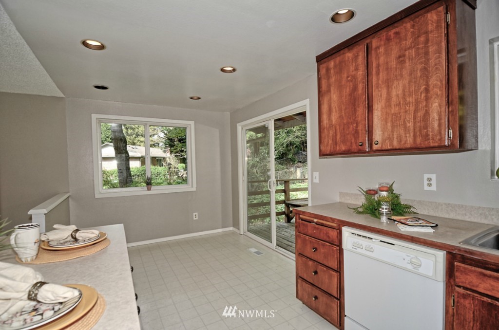 19223 34th Drive Southeast Bothell, WA 98012 - Photo 5 of 25 Gallery Image 5