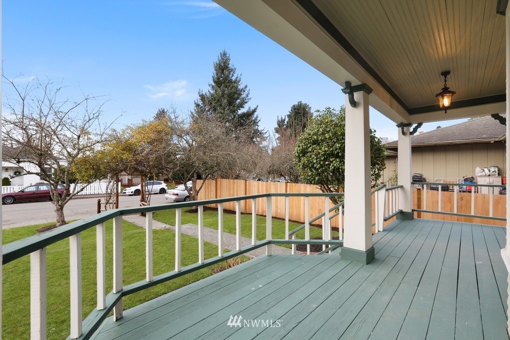 1631 Oakes Avenue Everett, WA 98201 - Photo 4 of 39 a view of a balcony with wooden floor and outdoor space