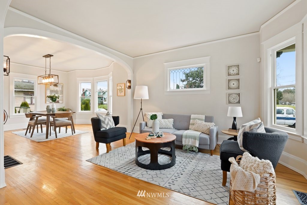 1631 Oakes Avenue Everett, WA 98201 - Photo 9 of 39 a living room with furniture and a large window