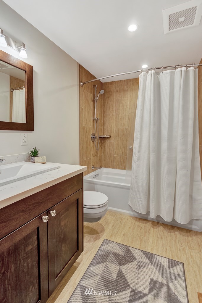 6059 South Roxbury Street Seattle, WA 98118 - Photo 21 of 40 Gallery Image 21