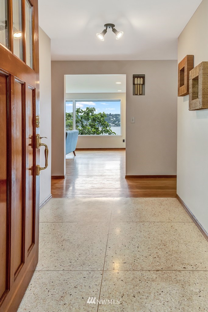 6059 South Roxbury Street Seattle, WA 98118 - Photo 5 of 40 Gallery Image 5