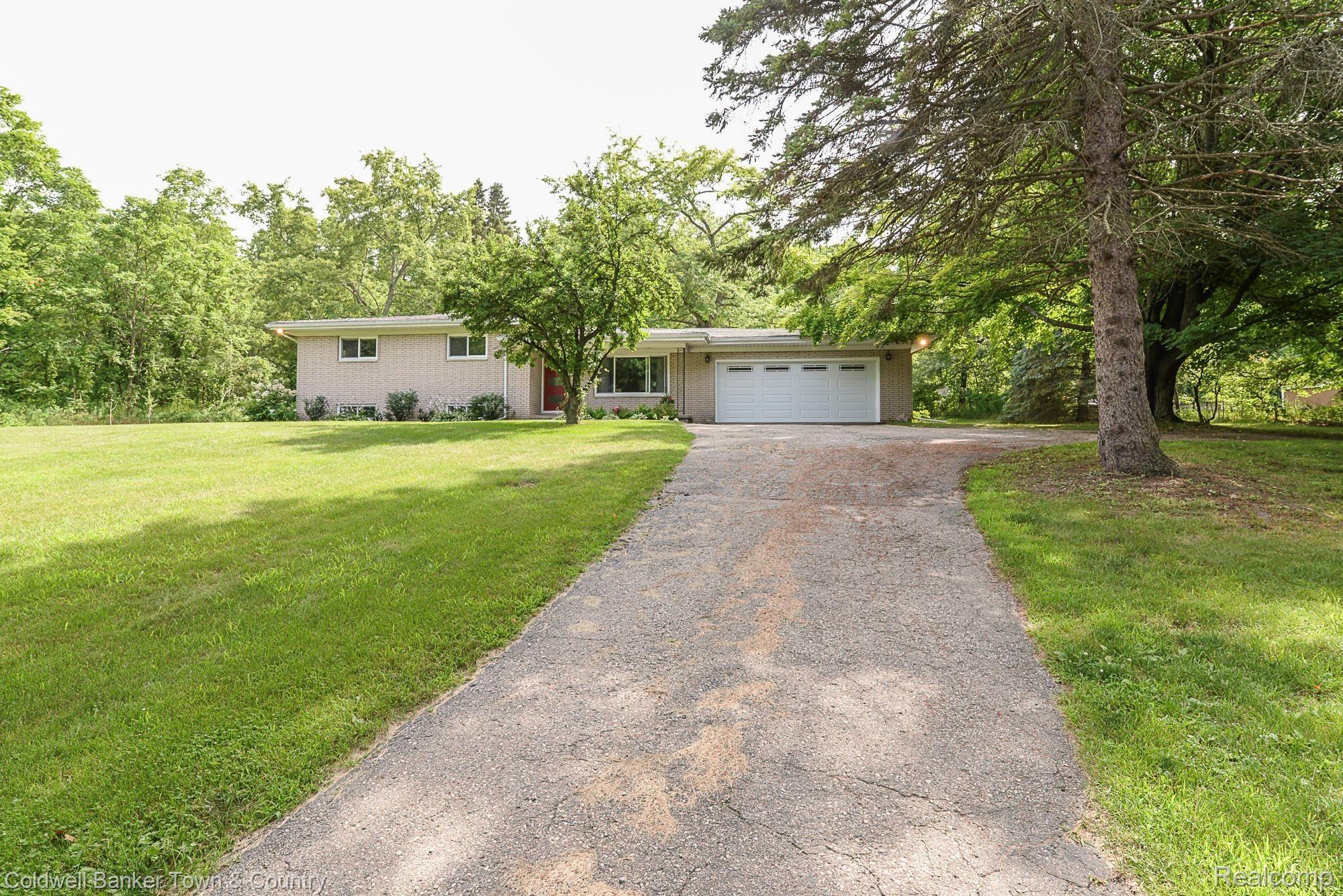 12318 White Lake Road Fenton, MI 48430 - Photo 41 of 42 DSC_4468.jpg