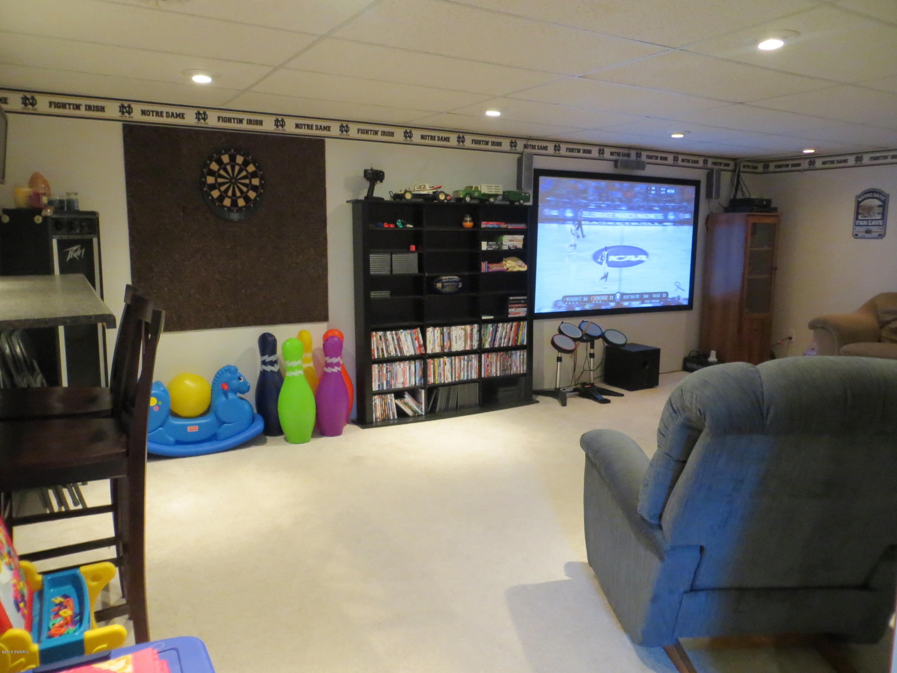 16284 South Kipker Road Three Rivers, MI 49093 - Photo 12 of 13 Family Room