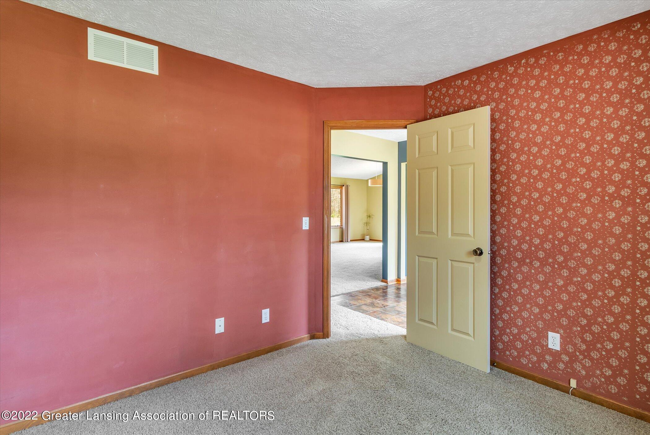13530 Kenyon Road Grand Ledge, MI 48837 - Photo 17 of 51 17-13530-Kenyon-Rd-WindowStill-Real-Esta