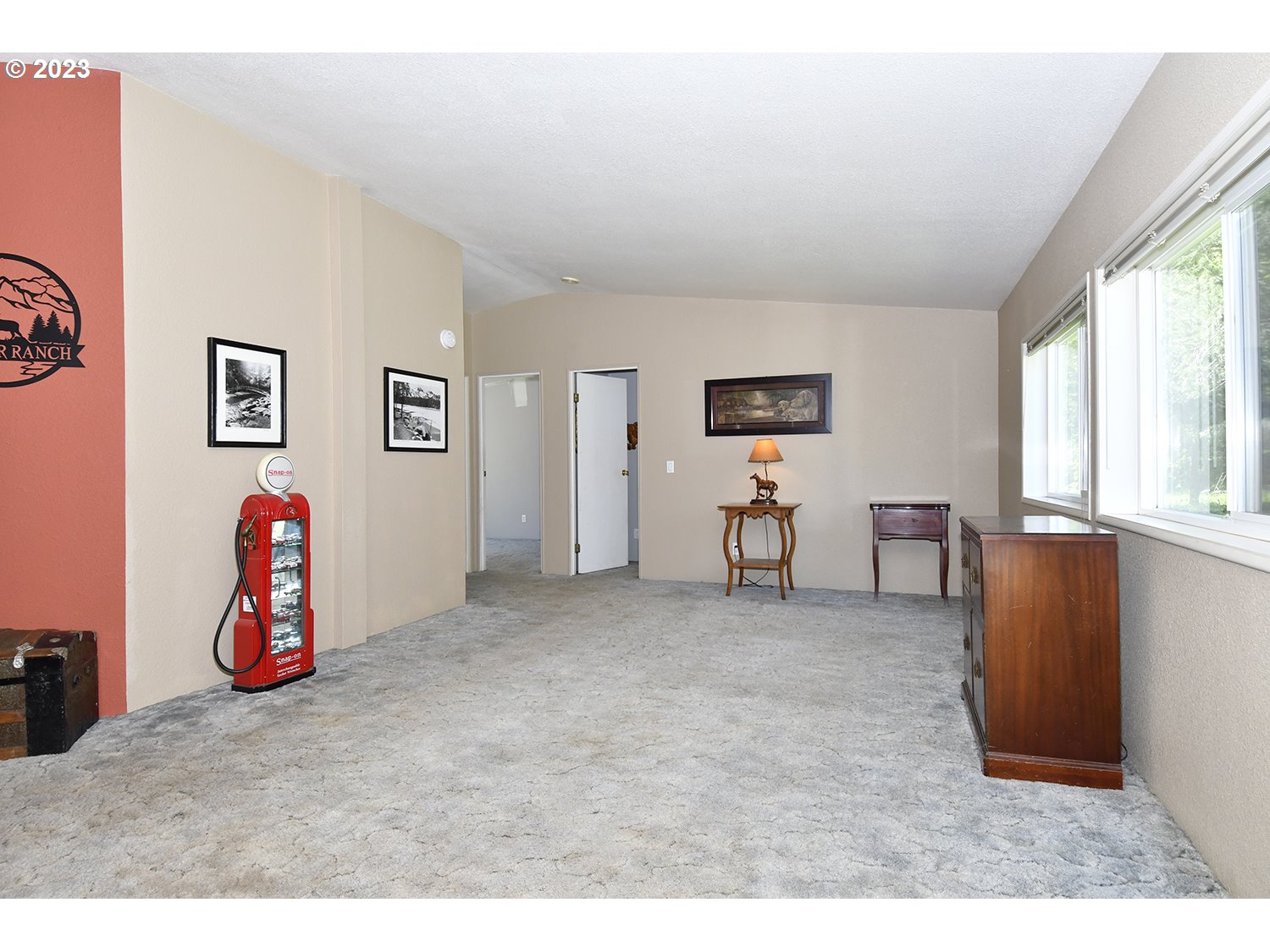 35777 Southeast Divers Road Estacada, OR 97023 - Photo 11 of 33 Family Room