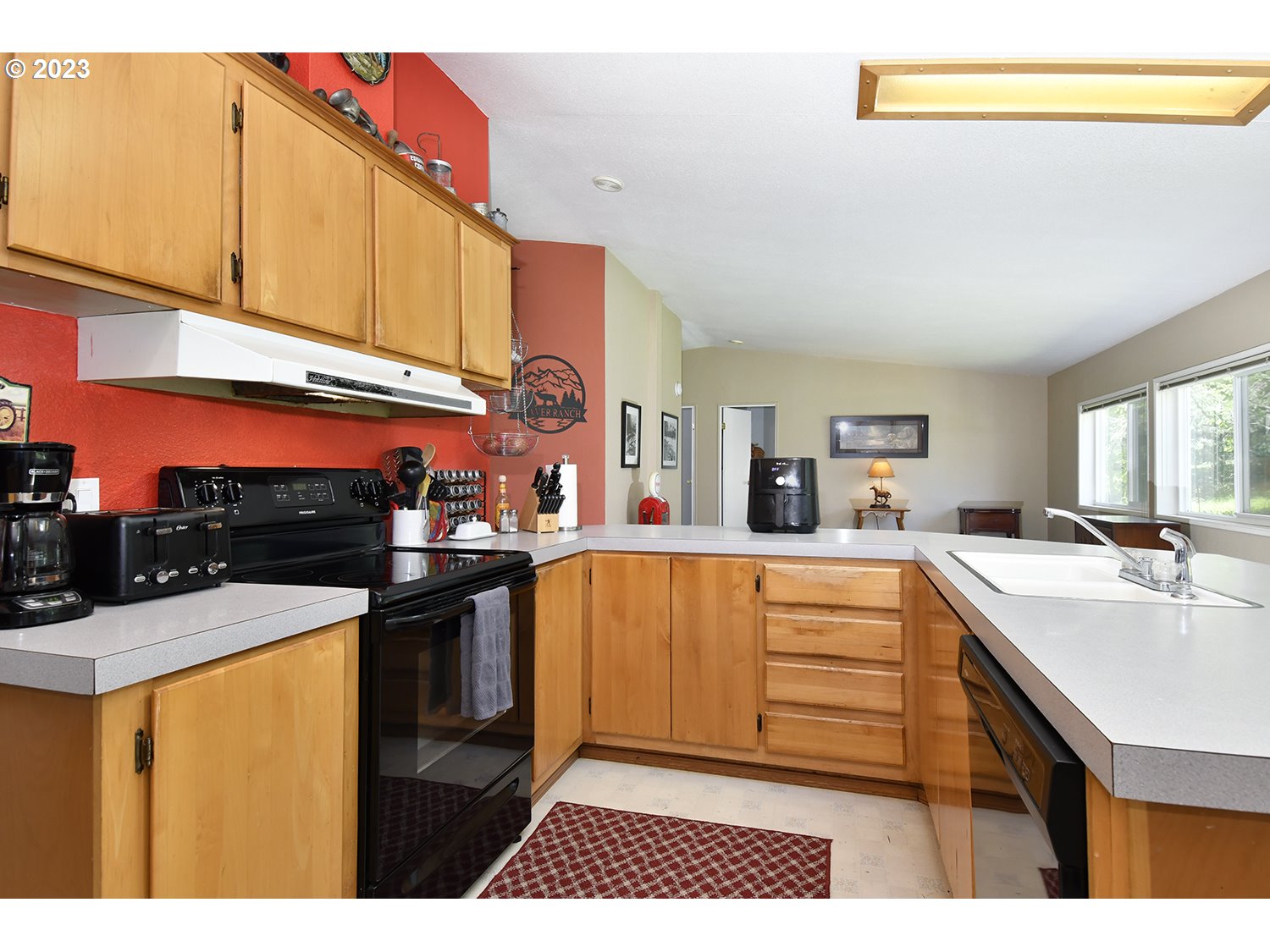 35777 Southeast Divers Road Estacada, OR 97023 - Photo 9 of 33 Gallery Image 9