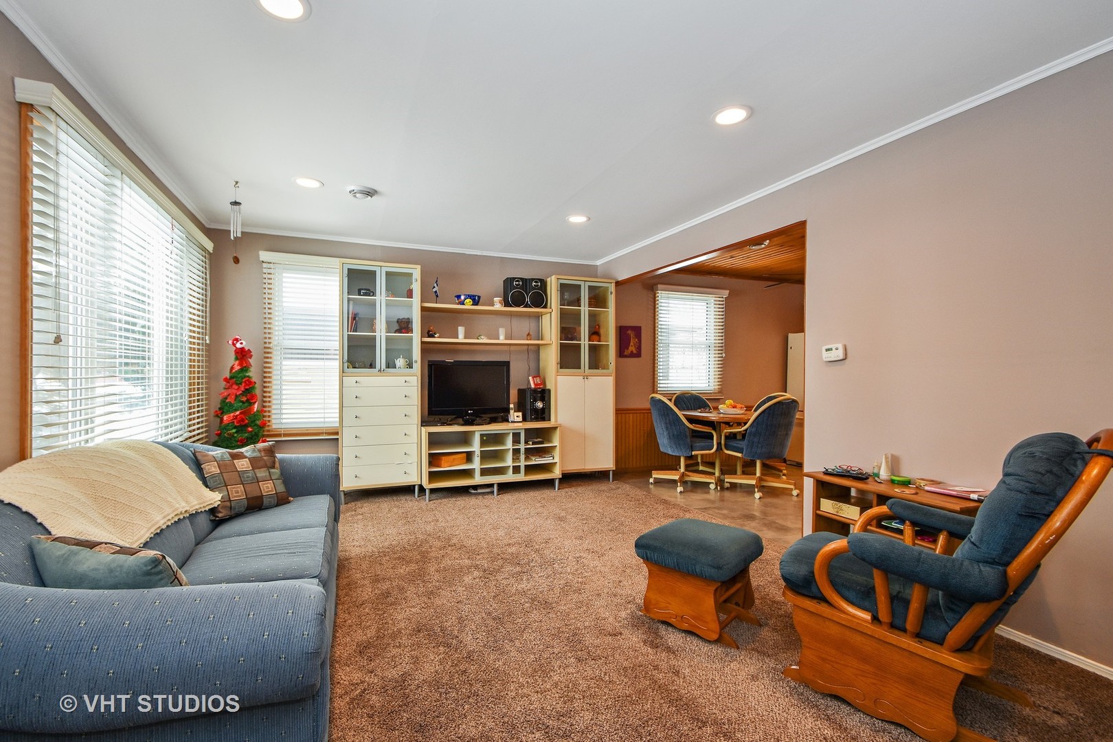 2160 Spruce Road Homewood, IL 60430 - Photo 2 of 10 a living room with furniture gym equipment and a large window