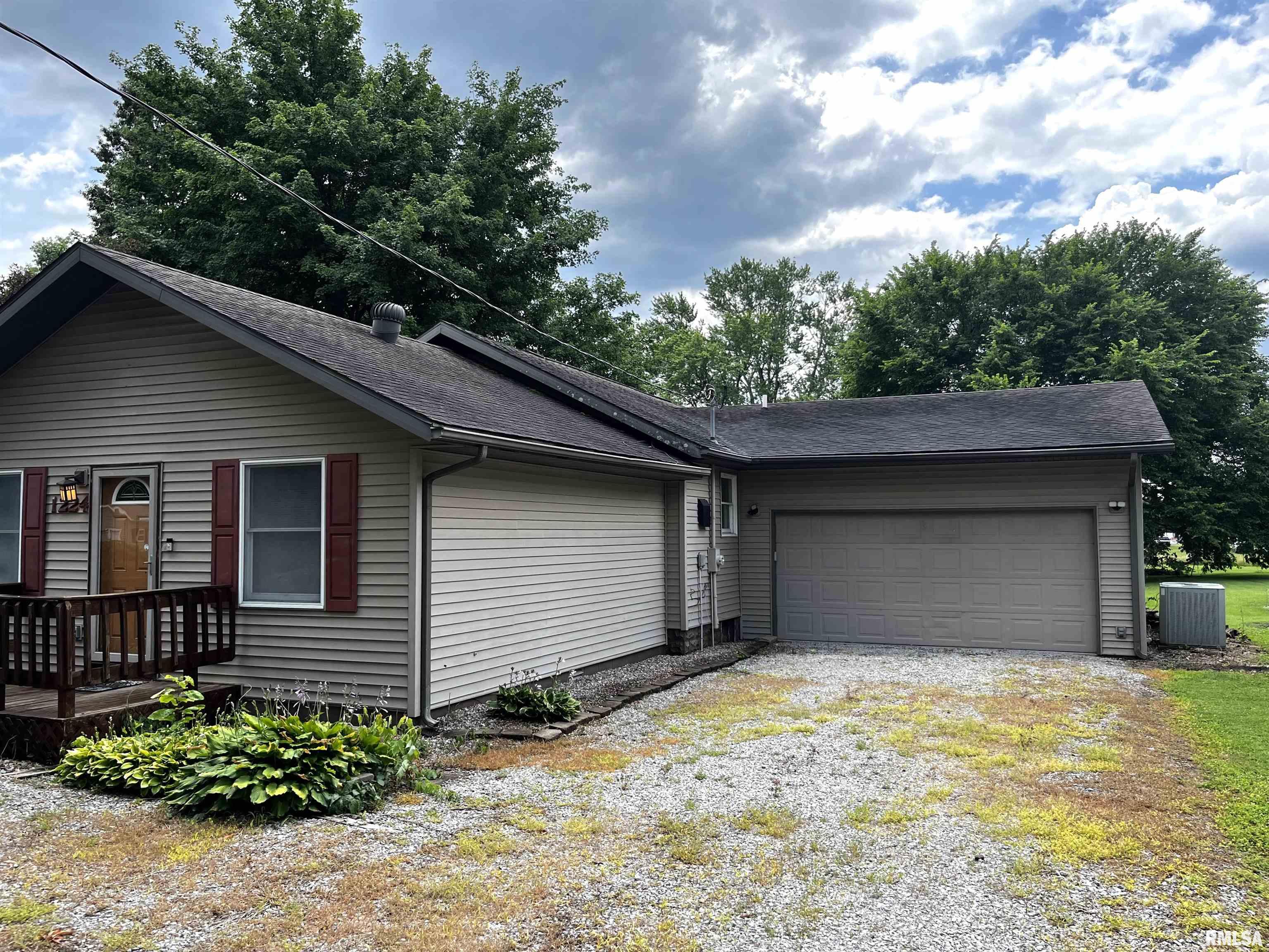 1224 West Harrison Road Murphysboro, IL 62966 - Photo 2 of 47
