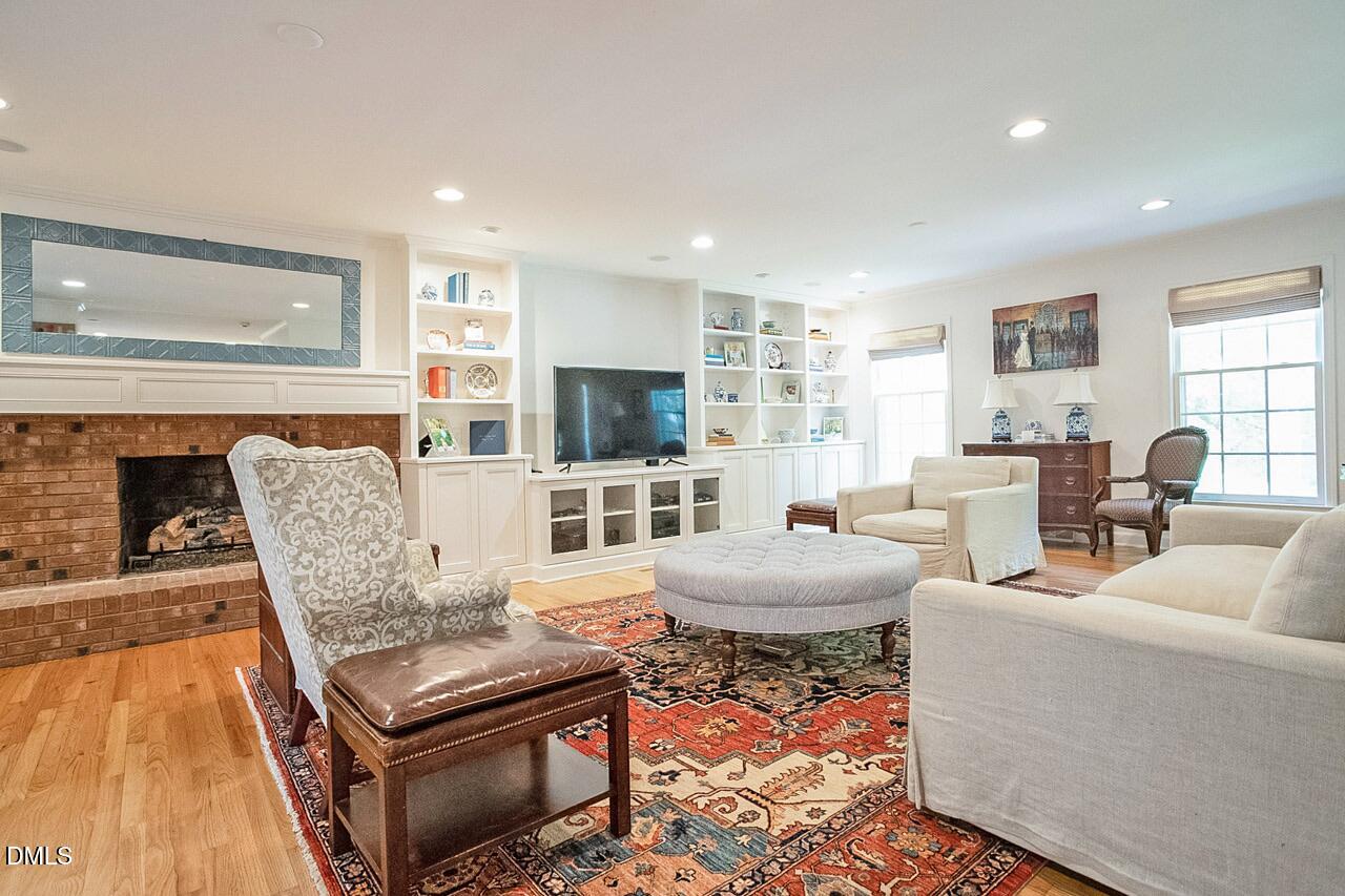 4205 Marvin Place Raleigh, NC 27609 - Photo 8 of 35 Gallery Image 8