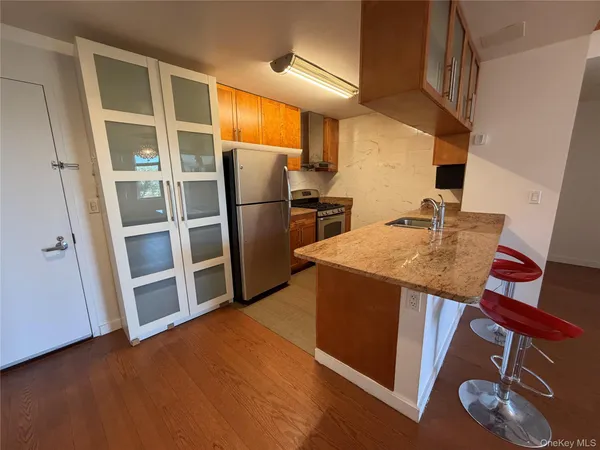 $4,200 | 40-28 College Point Boulevard, Unit 912 | Flushing