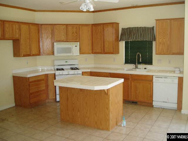 9620 Silver Desert Way Reno, NV 89506 - Photo 3 of 8 Photo 3