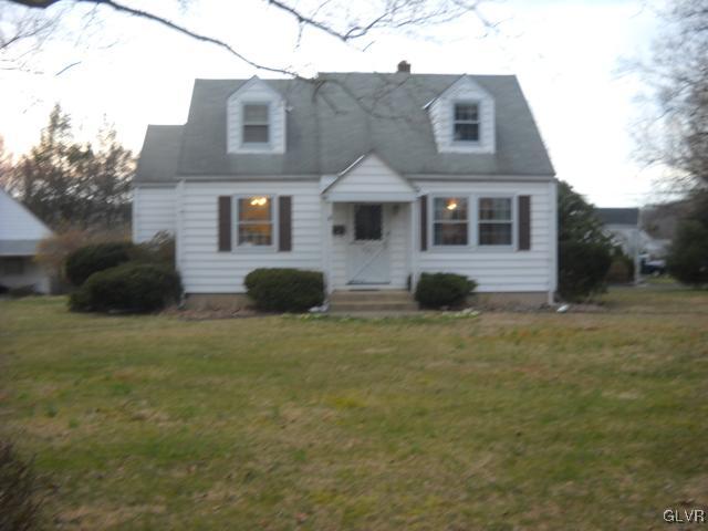 921 Magnolia Road Hellertown, PA 18055 - Photo 1 of 12 Gallery Image 1