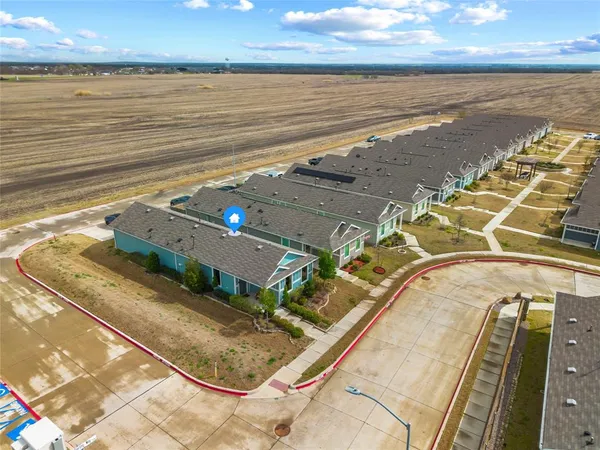 a picture of a swimming pool