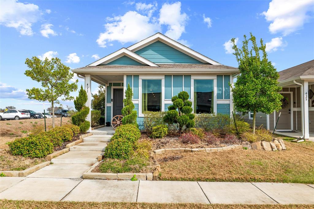 421 Corsair Way Ferris, TX 75125 - Photo 31 of 34 View of bungalow-style home