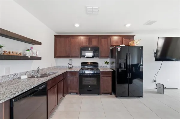 $235,000 | 421 Corsair Way, Ferris, TX 75125