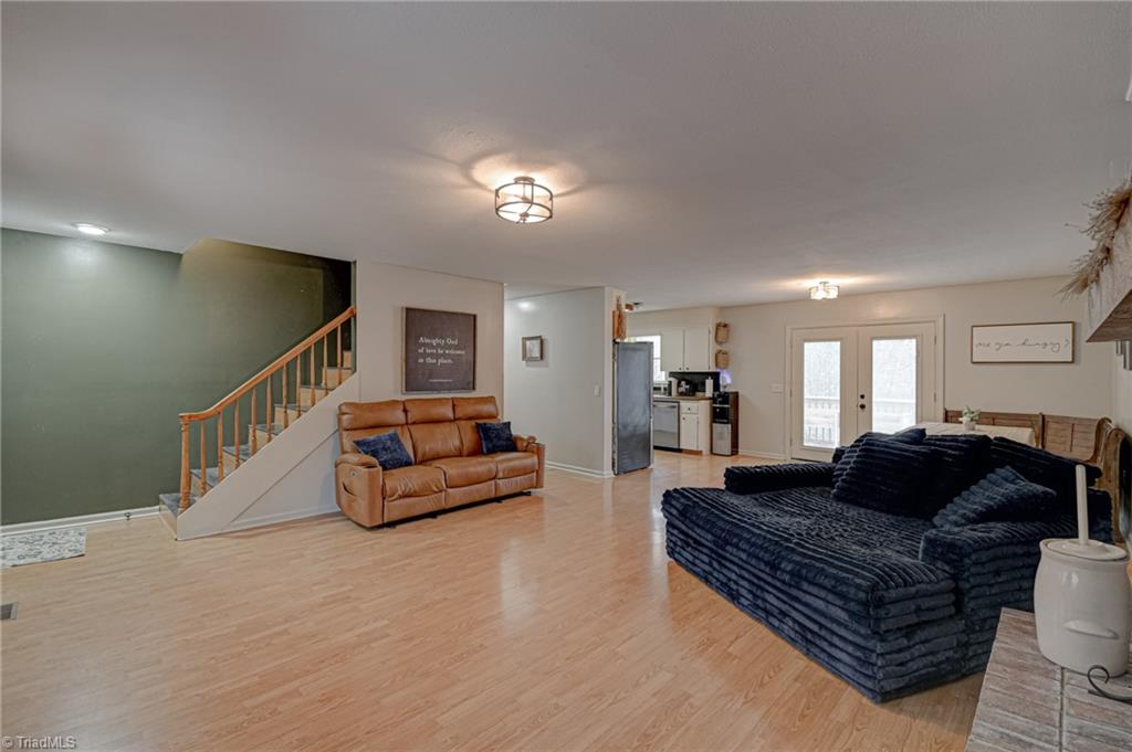 1410 West Old Phillips Road Pinnacle, NC 27043 - Photo 7 of 41