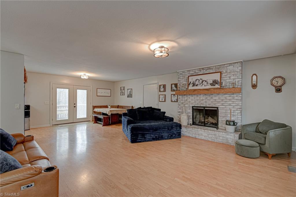 1410 West Old Phillips Road Pinnacle, NC 27043 - Photo 8 of 43