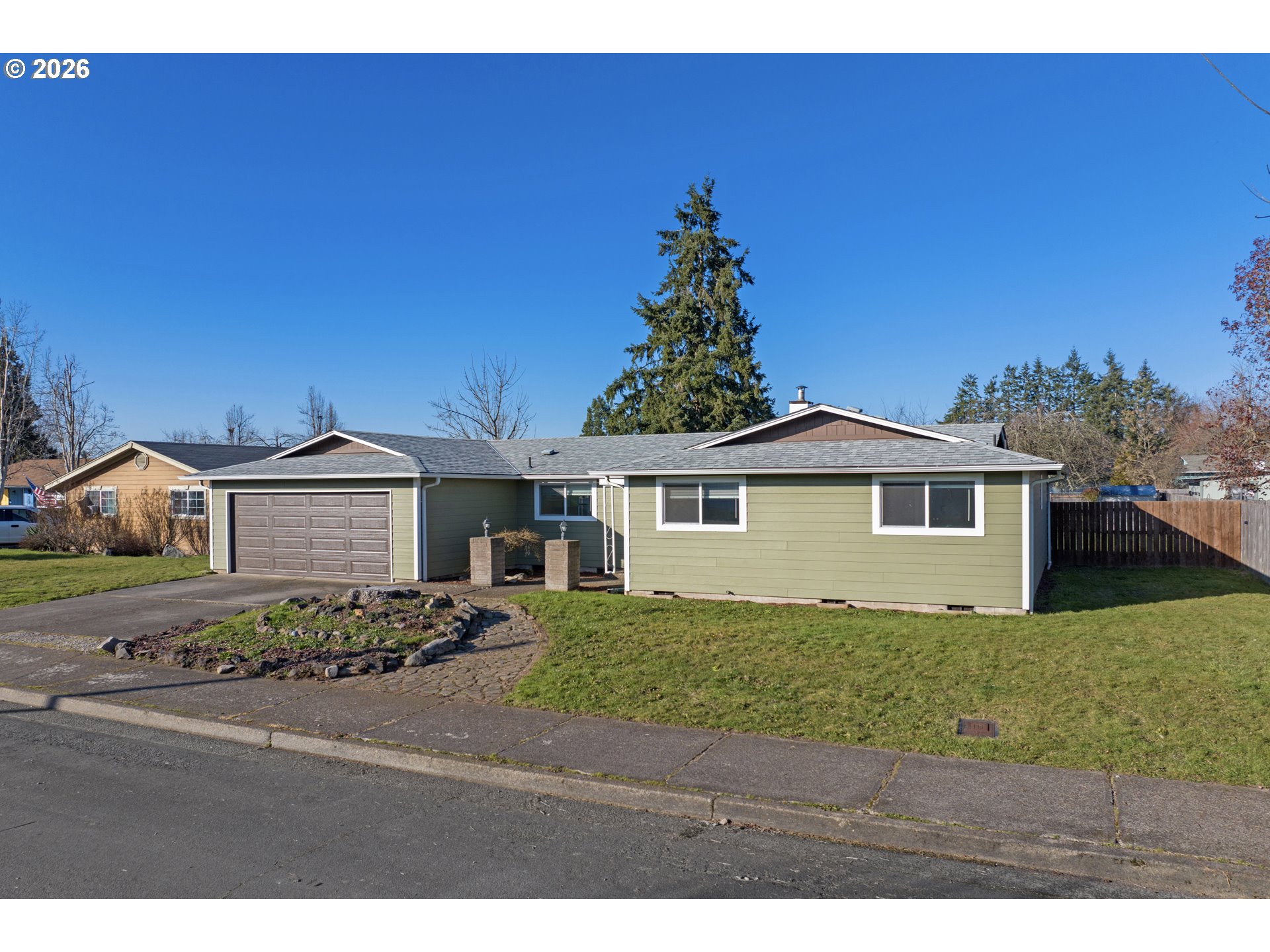 520 South 51st Place Springfield, OR 97478 - Photo 4 of 44