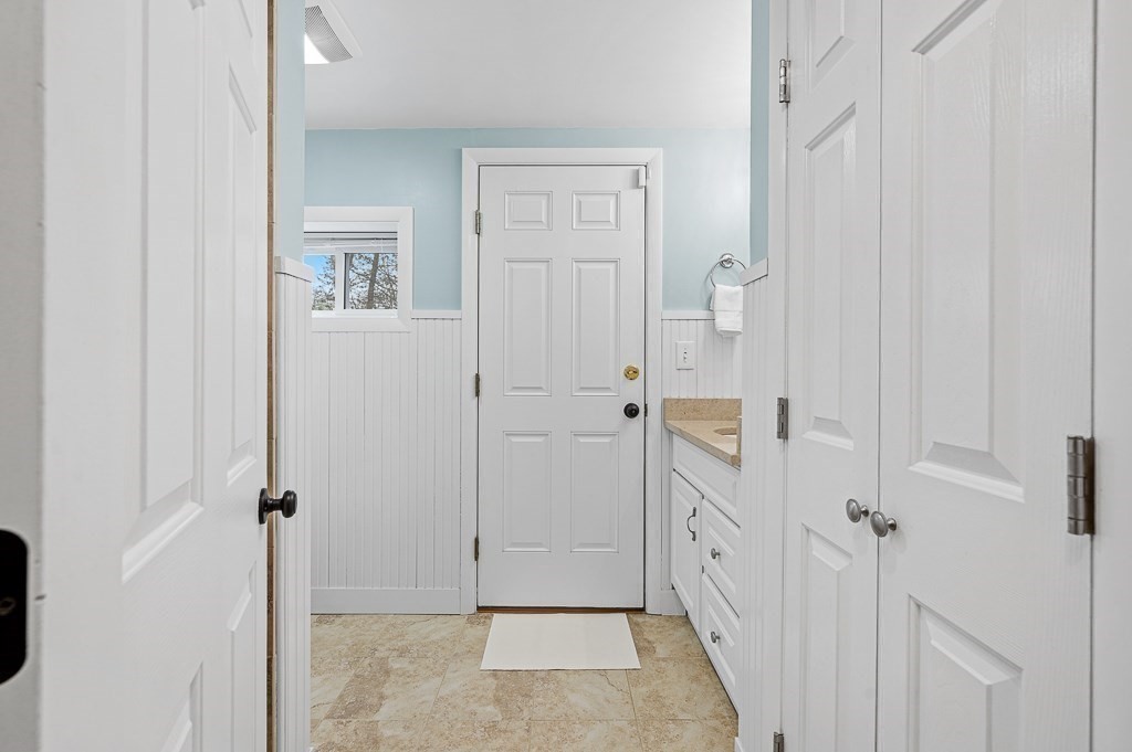 12 Sycamore Road Sudbury, MA 01776 - Photo 24 of 38
