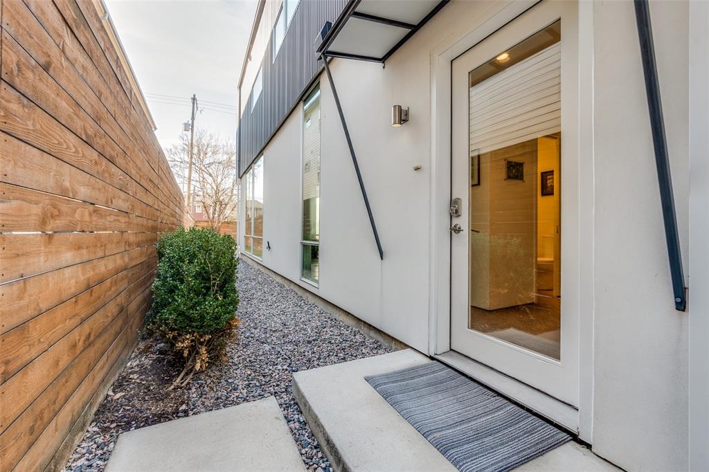 5804 Bryan Parkway Dallas, TX 75206 - Photo 2 of 25 a view of front door of house