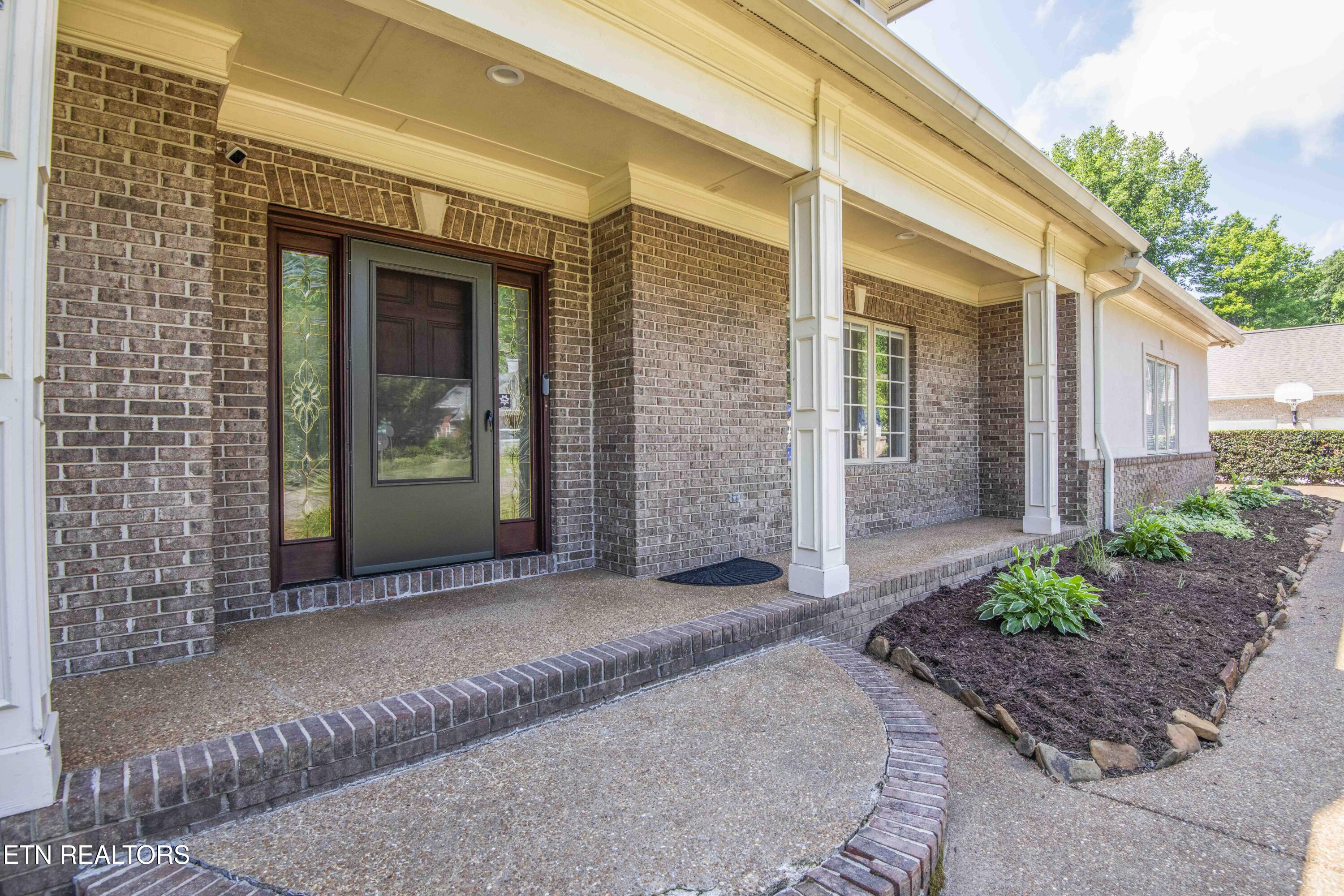 197 Whippoorwill Drive Oak Ridge, TN 37830 - Photo 3 of 40 COVERED FRONT PORCH