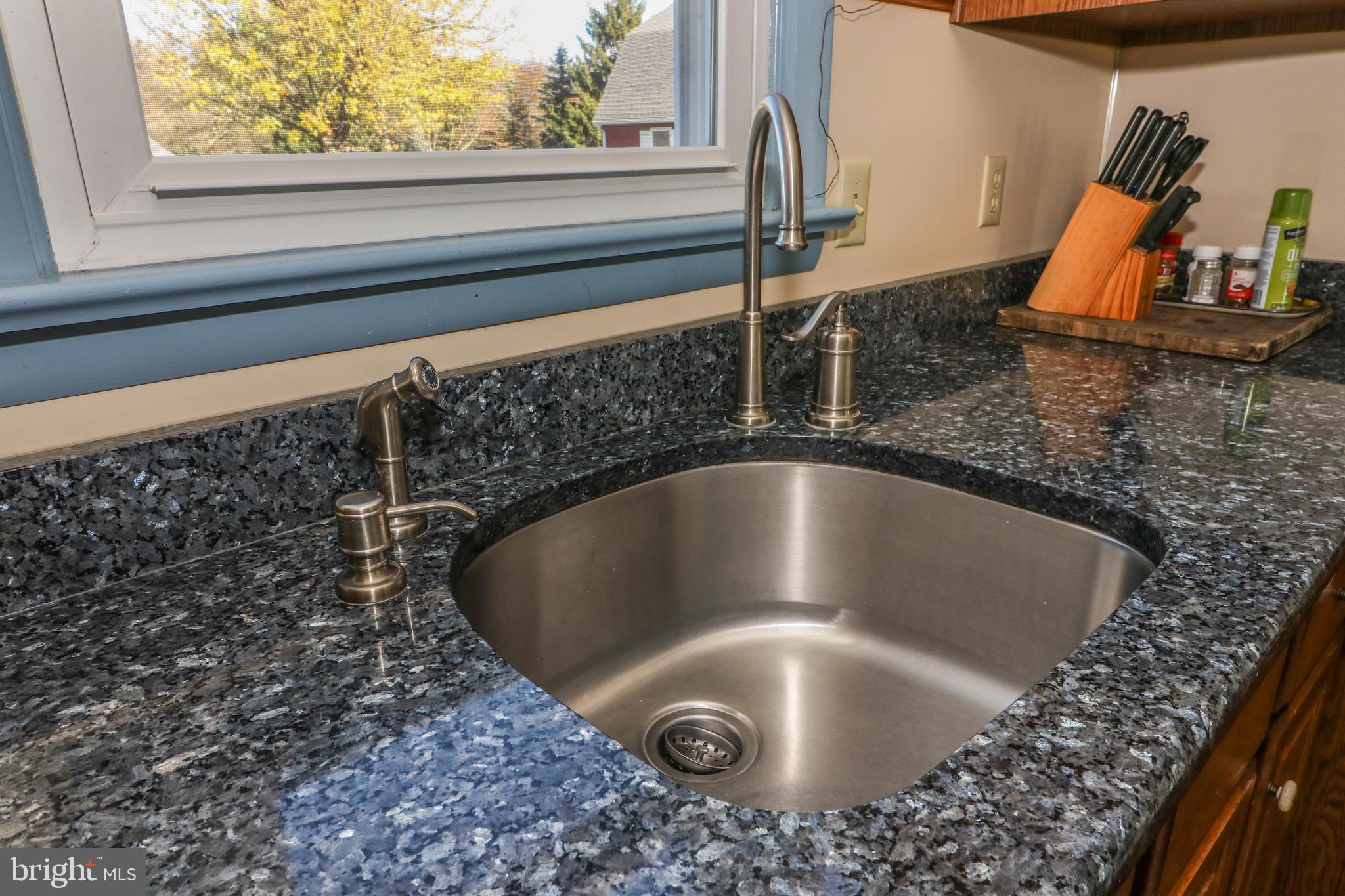 3309 Miller Road Pennsburg, PA 18073 - Photo 19 of 45 Granite Countertops