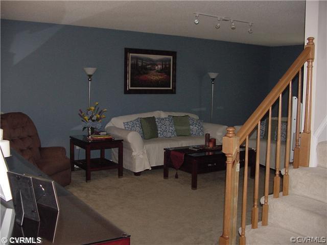 6750 Elk Road Richmond, VA 23224 - Photo 3 of 10 Den/Family/Great Room