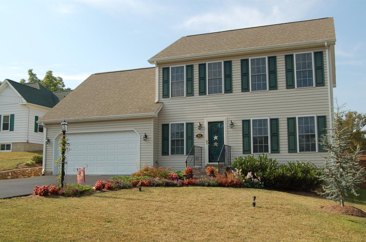 813 Ruddell Road Vinton, VA 24179 - Photo 1 of 6 Exterior