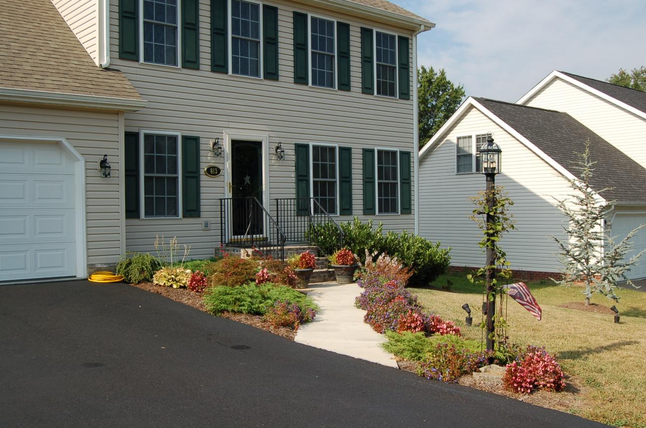 813 Ruddell Road Vinton, VA 24179 - Photo 2 of 6 Welcome Home!!!