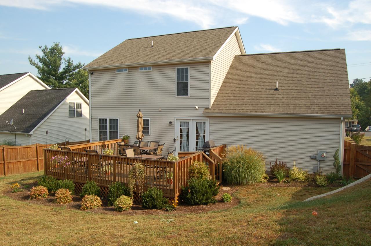 813 Ruddell Road Vinton, VA 24179 - Photo 3 of 6 Rear Exterior