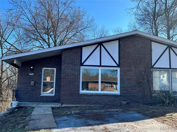 $1,420 | 2760 Darla Court, St. Louis, MO 63136