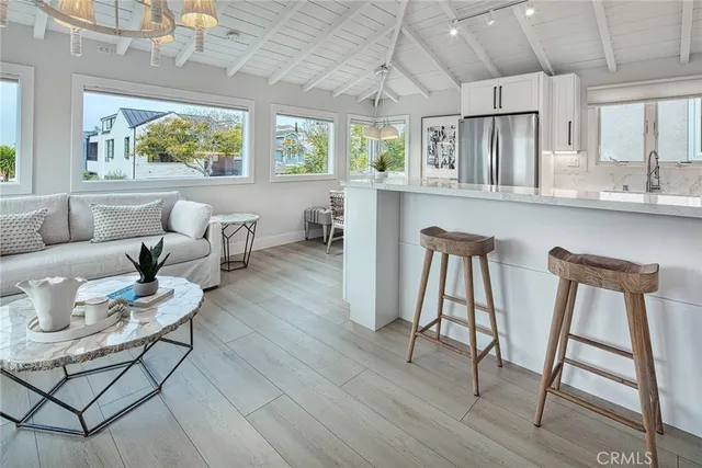 $10,000 | 410 Acacia Avenue, Corona del Mar, CA 92625