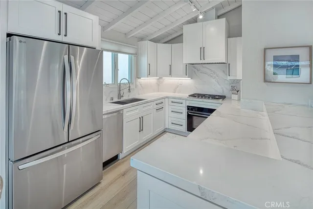 $10,000 | 410 Acacia Avenue, Corona del Mar, CA 92625