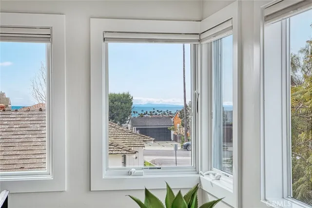 $10,000 | 410 Acacia Avenue, Corona del Mar, CA 92625