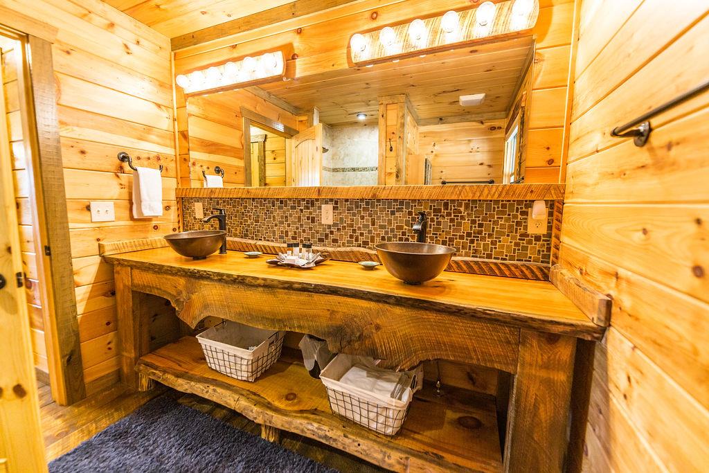 576 Century Blue Ridge Blue Ridge, GA 30513 - Photo 32 of 71 a bathroom with a sink and a mirror