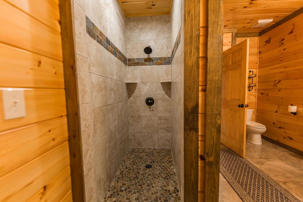 576 Century Blue Ridge Blue Ridge, GA 30513 - Photo 39 of 71 a view of a bathroom