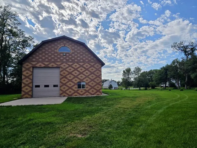 $415,000 | 2047 60th Avenue, Pipestone, MN 56164