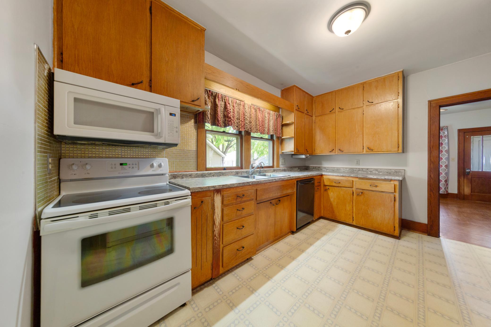 420 West Main Street Waterville, MN 56096 - Photo 5 of 40