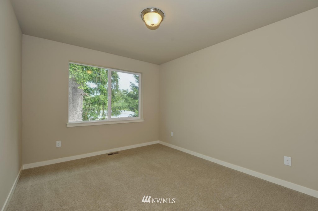 4722 Northeast 3rd Place, Unit 9 Renton, WA 98059 - Photo 12 of 15