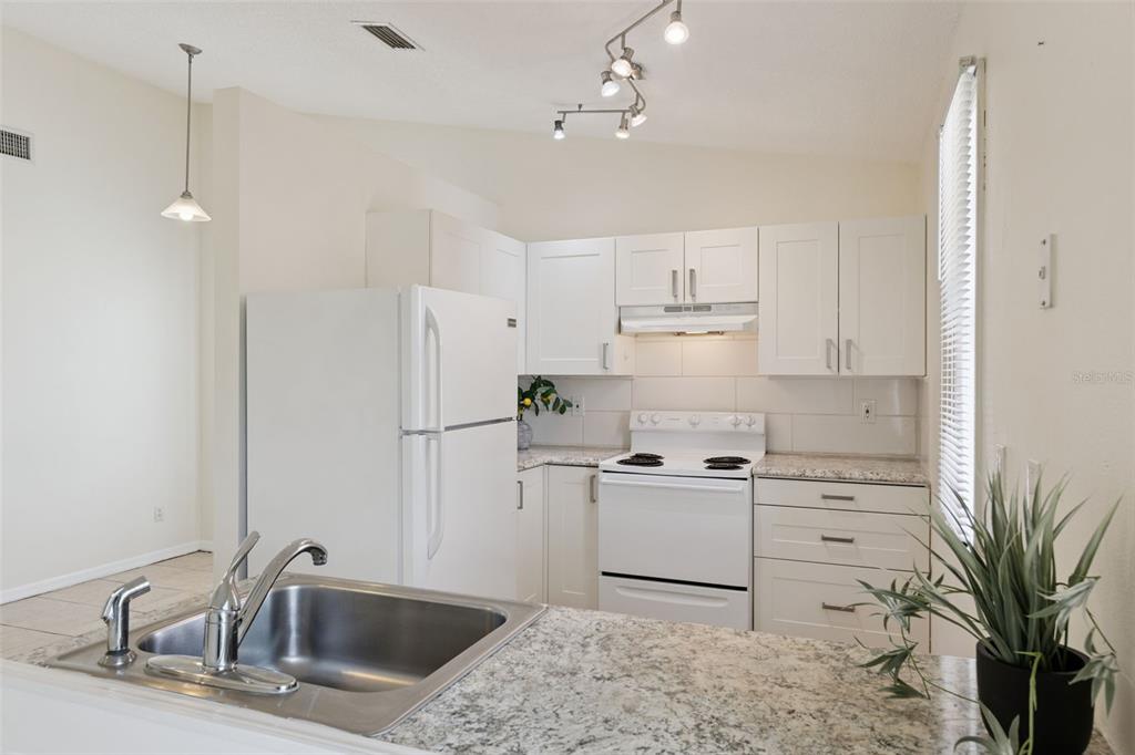 212 Ridge Crest Loop Minneola, FL 34715 - Photo 5 of 18