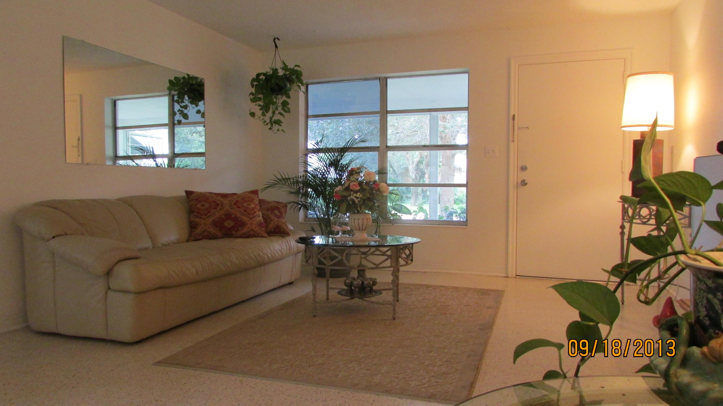 118 Norfolk Road Jupiter, FL 33469 - Photo 5 of 9 IMG_0100