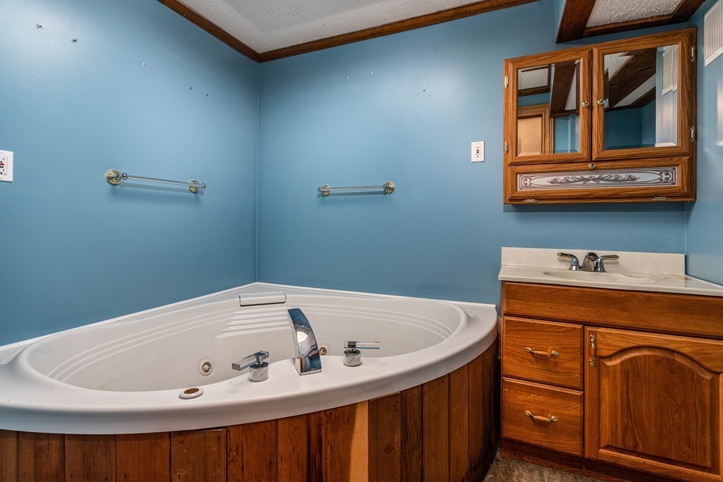 26 Keyes Road Gardner, MA 01440 - Photo 16 of 21 Gallery Image 16