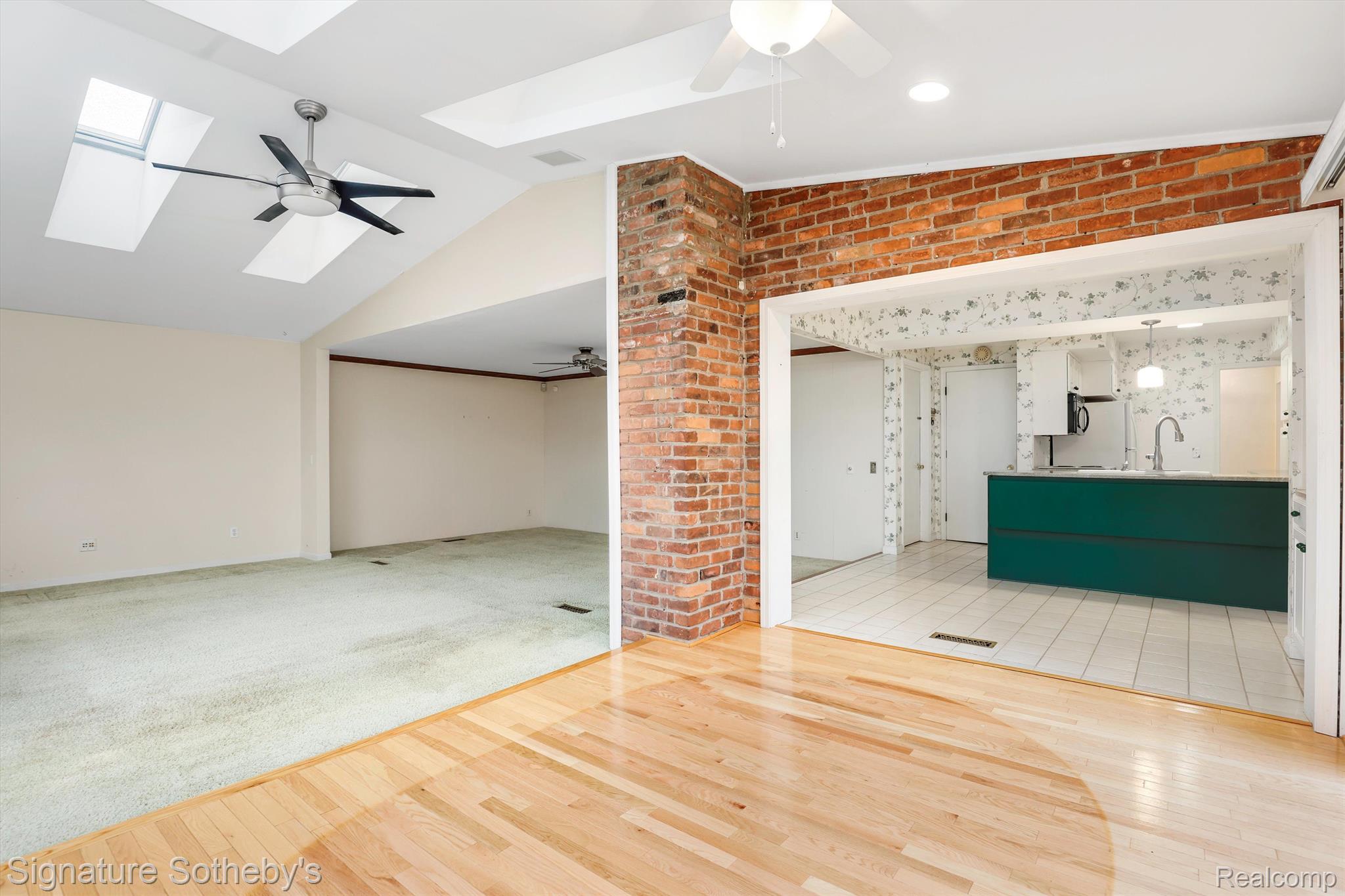 915 Cook Road Grosse Pointe, MI 48236 - Photo 11 of 38 Gallery Image 11